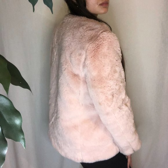 Never Used Cute Pink Luxe Fur Coat - Picture 6 of 16